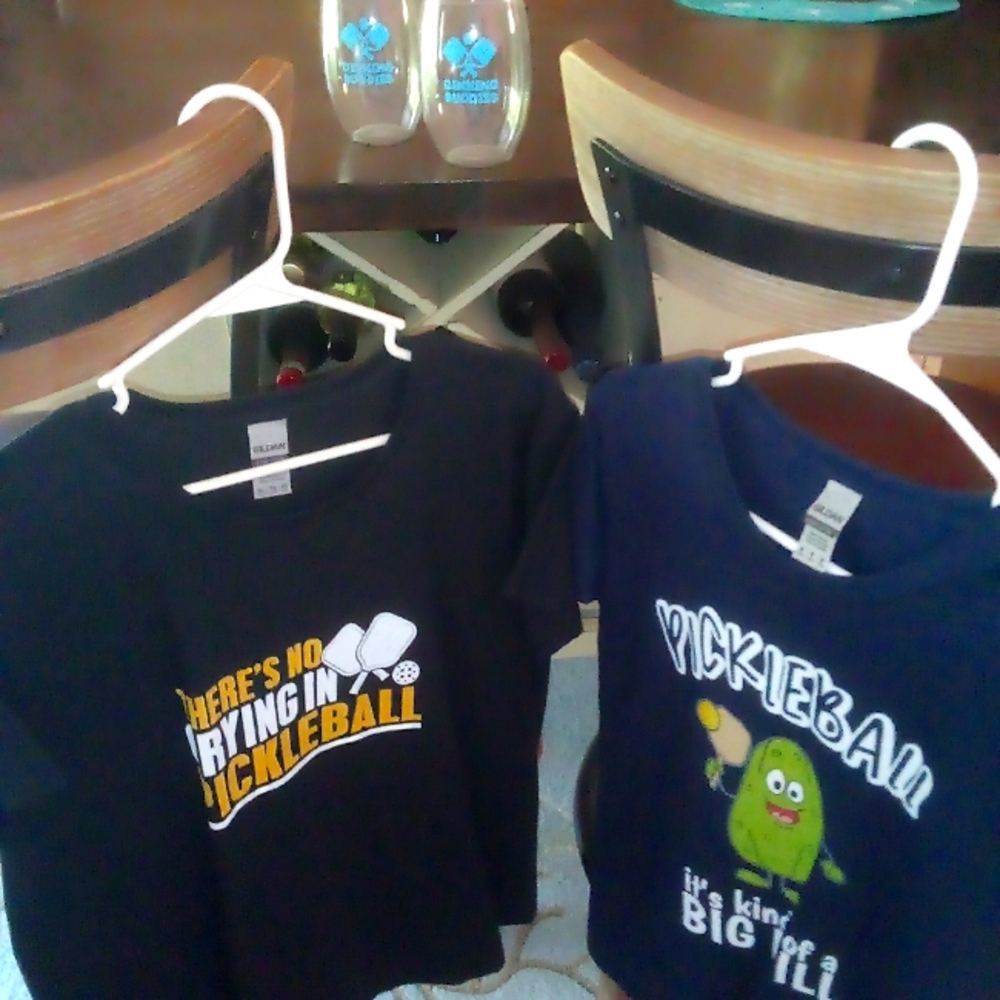 Pickleball T-shirt plus cups